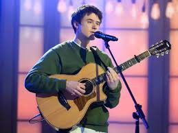 Alec Benjamin performing