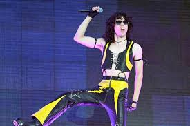 Conan Gray performing